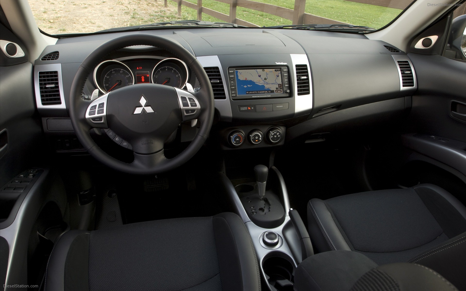 Mitsubishi Outlander ES